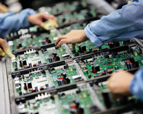 Electronics-Manufacturing-working-on-engineers